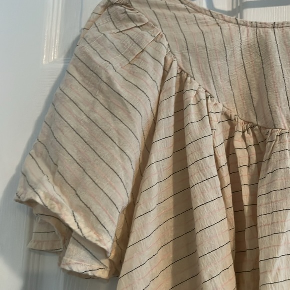 Universal Thread womens blouse size M beige/pink and black design 💯 cotton - Picture 2 of 9